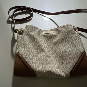 Micheal Kors cross body